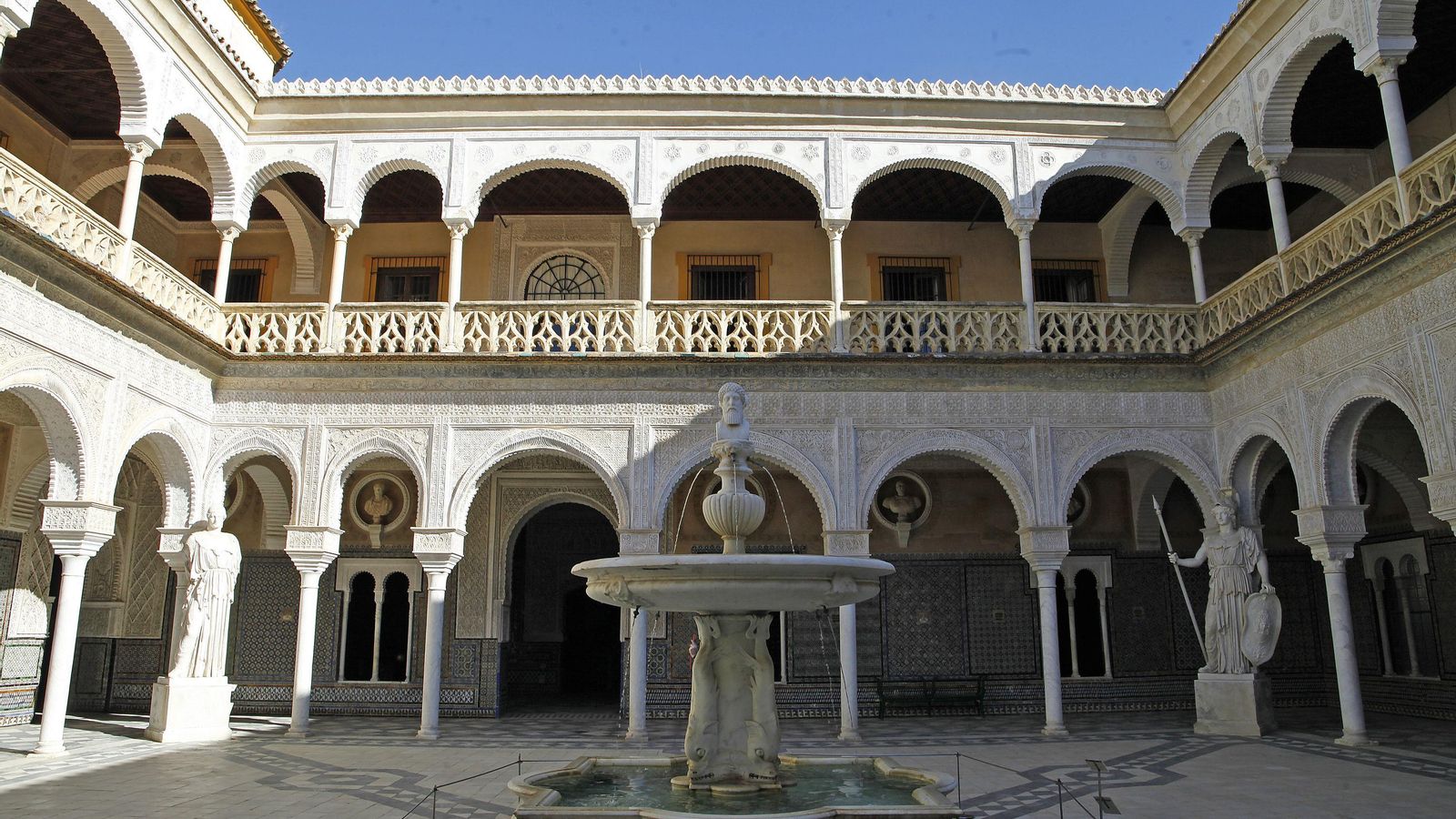 El patio principal de la Casa de Pilatos.