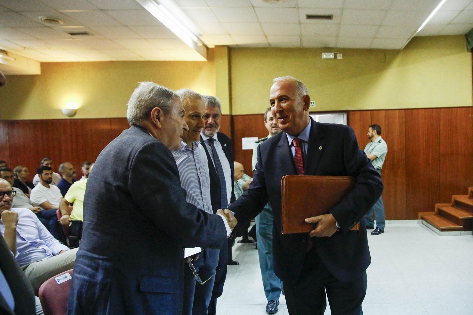 Las imágenes de la charla de Jesús Narciso Núñez Calvo sobre 'La creación de la Guardia Civil como nuevo modelo de seguridad pública' en Almería