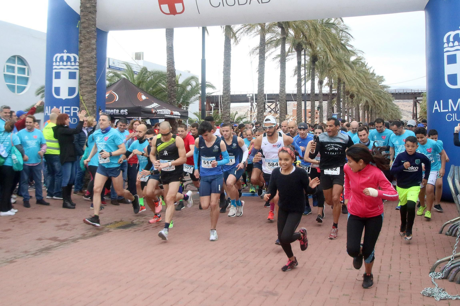 Galería gráfica de la 'RUNNER FASHION CARRERA AZUL POR EL AUTISMO'