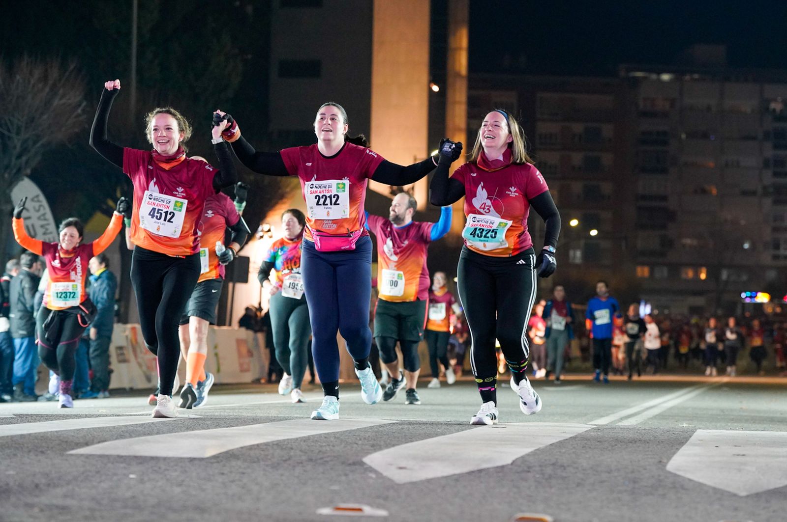 En imágenes: búscate en tu llegada a meta de la Carrera de San Antón 2026 (4)