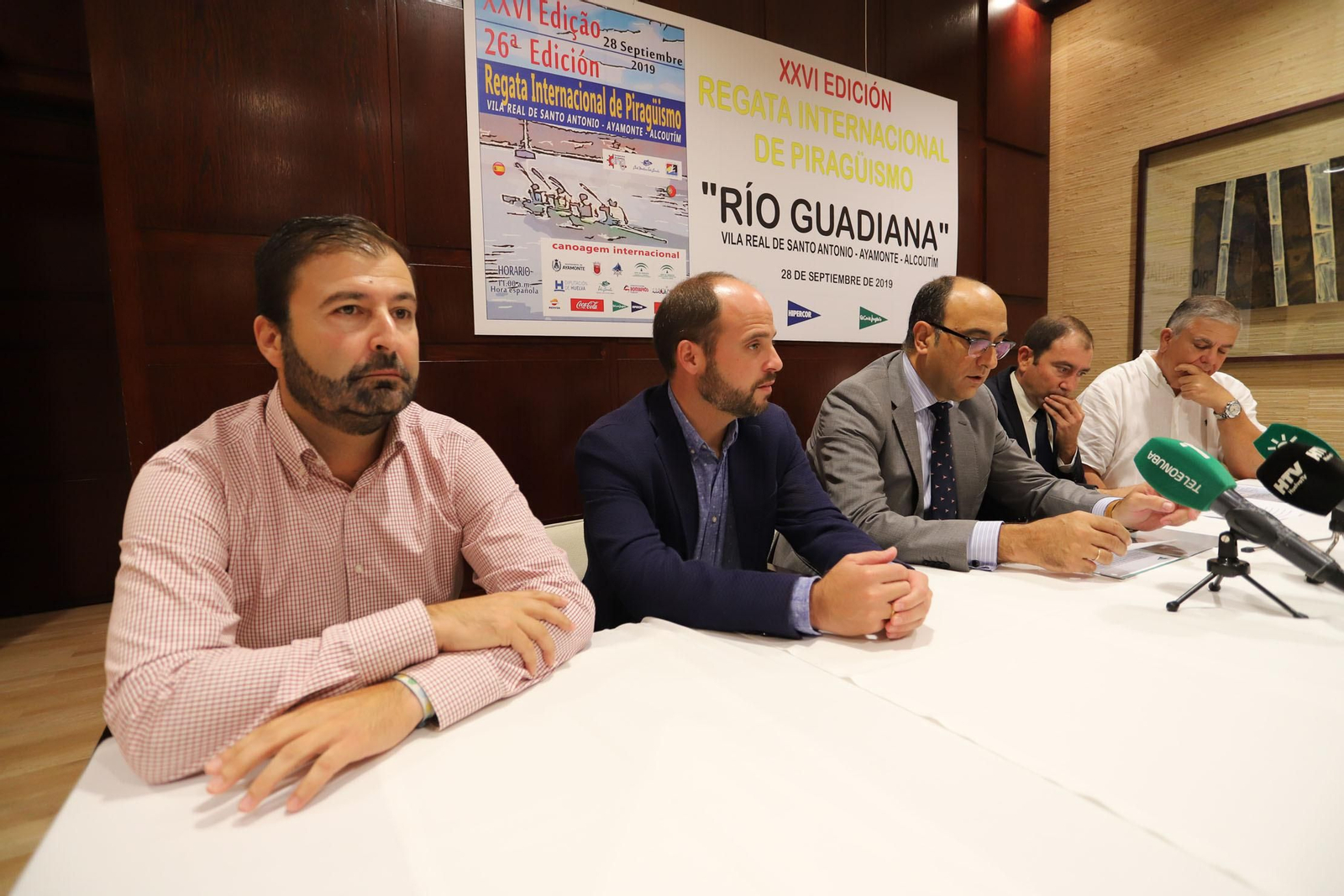 Los asistentes del acto de presentación de la regata en El Corte Inglés Los asistentes del acto de presentación de la regata en El Corte Inglés