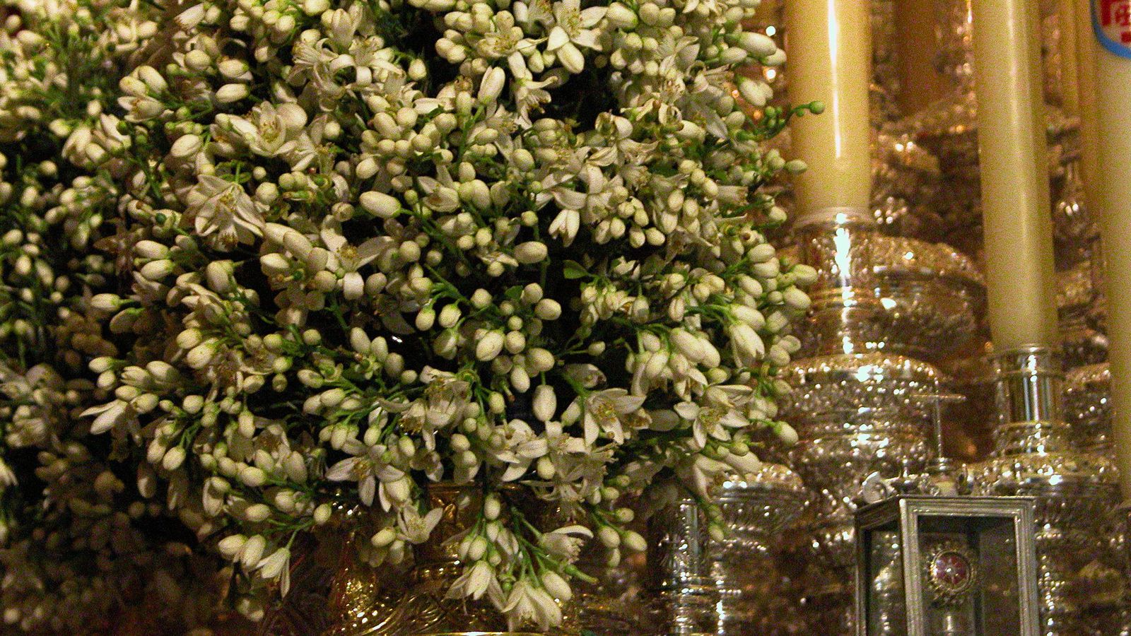 Un olor y un exorno inconfundibles. El del paso de la Virgen de la Concepción, de la Hermandad del Silencio.