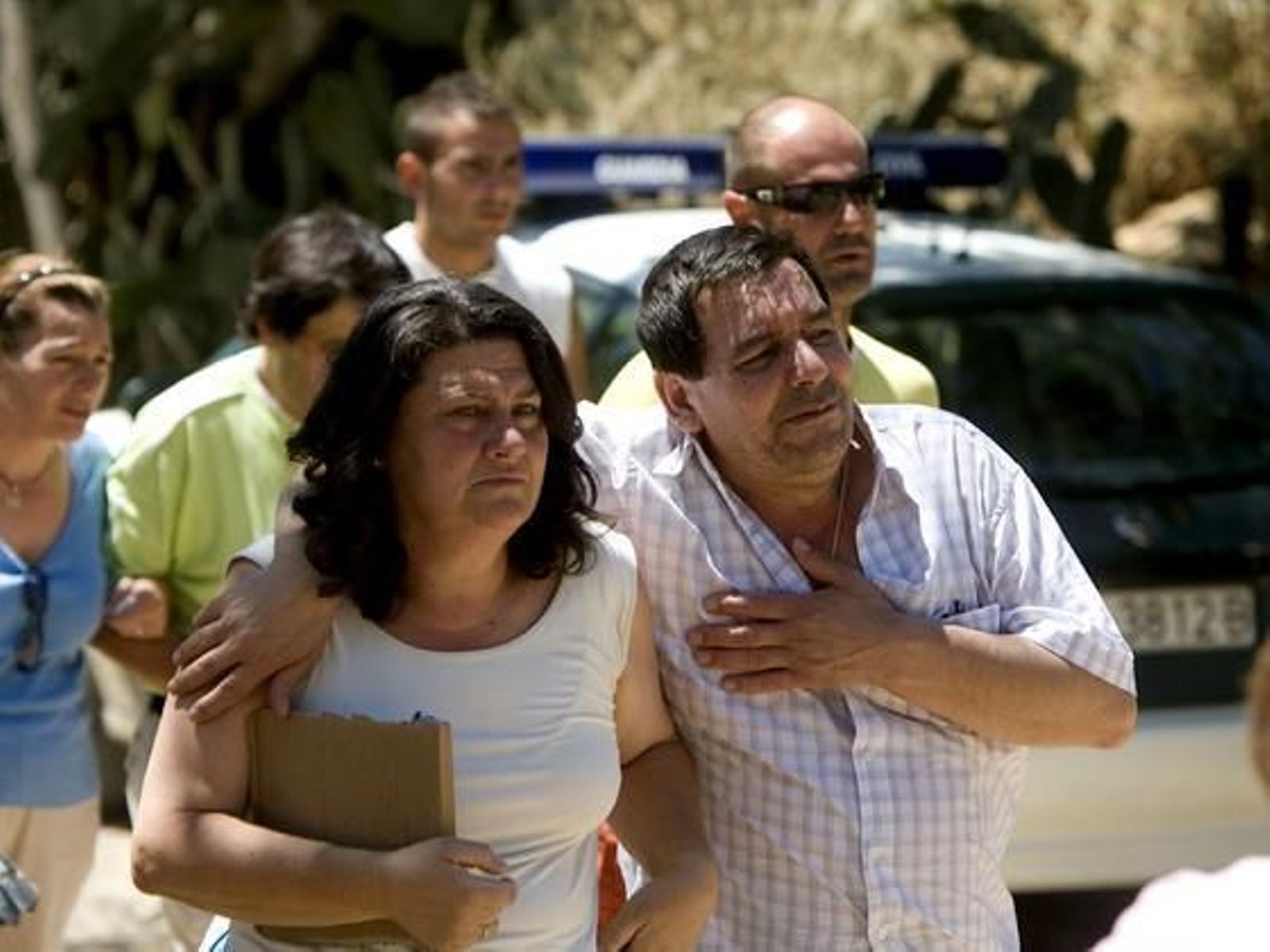 Una explosión en una pirotecnia mata a cuatro personas en Benacazón. / EFE