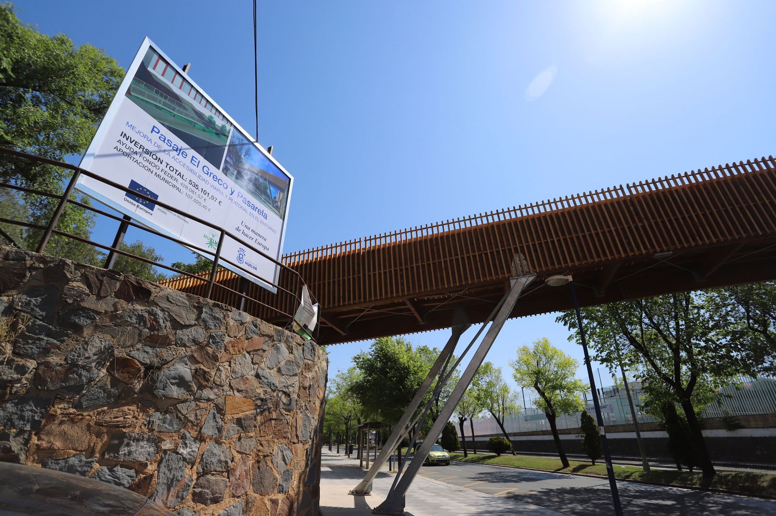 Pasarela peatonal de La Hispanidad