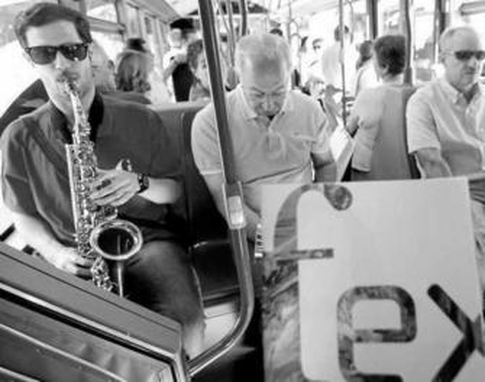 La danza llenó las calles del centro.