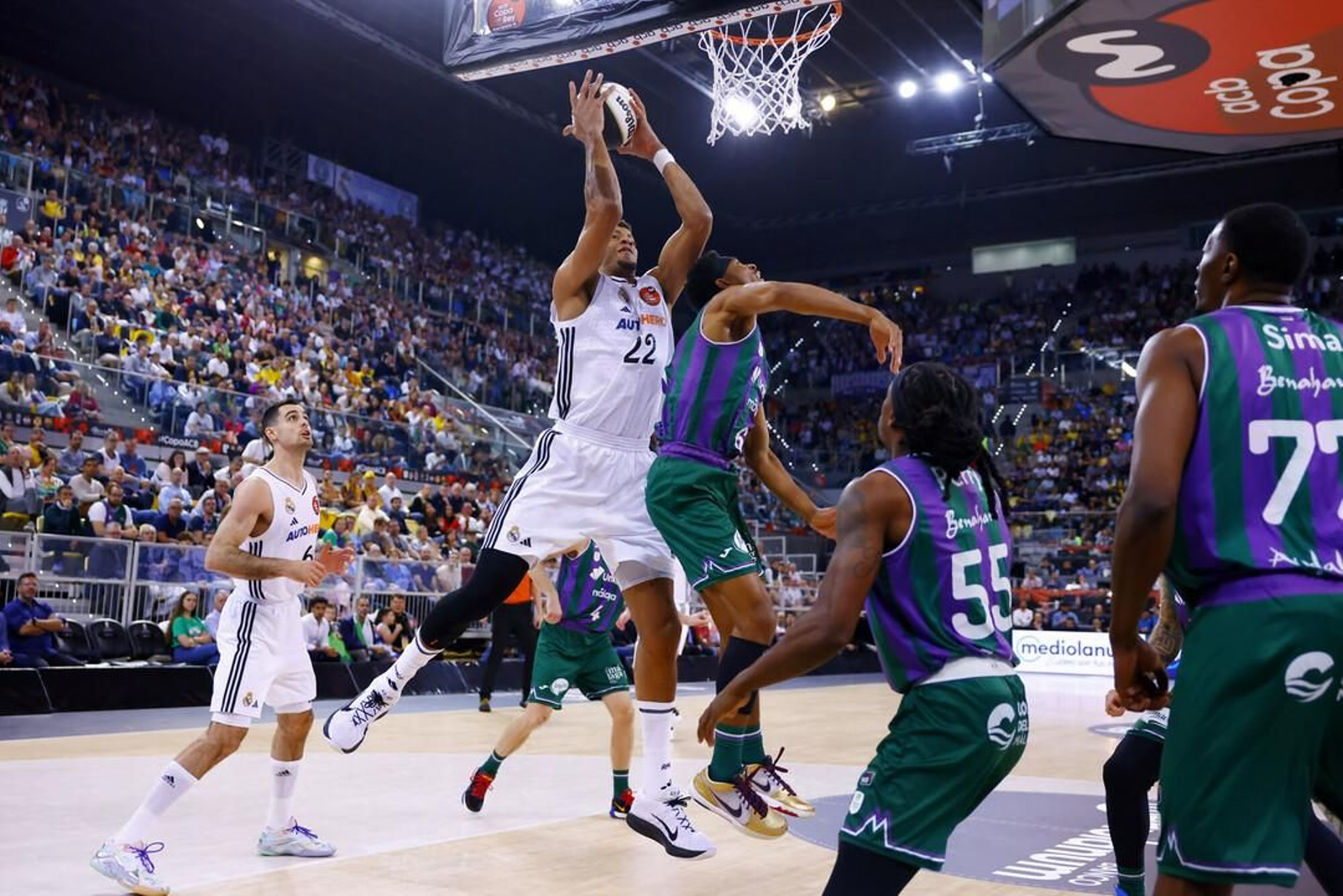 El Unicaja, campeón de Copa: Todas las imágenes del partido, la fiesta y la llegada a Málaga
