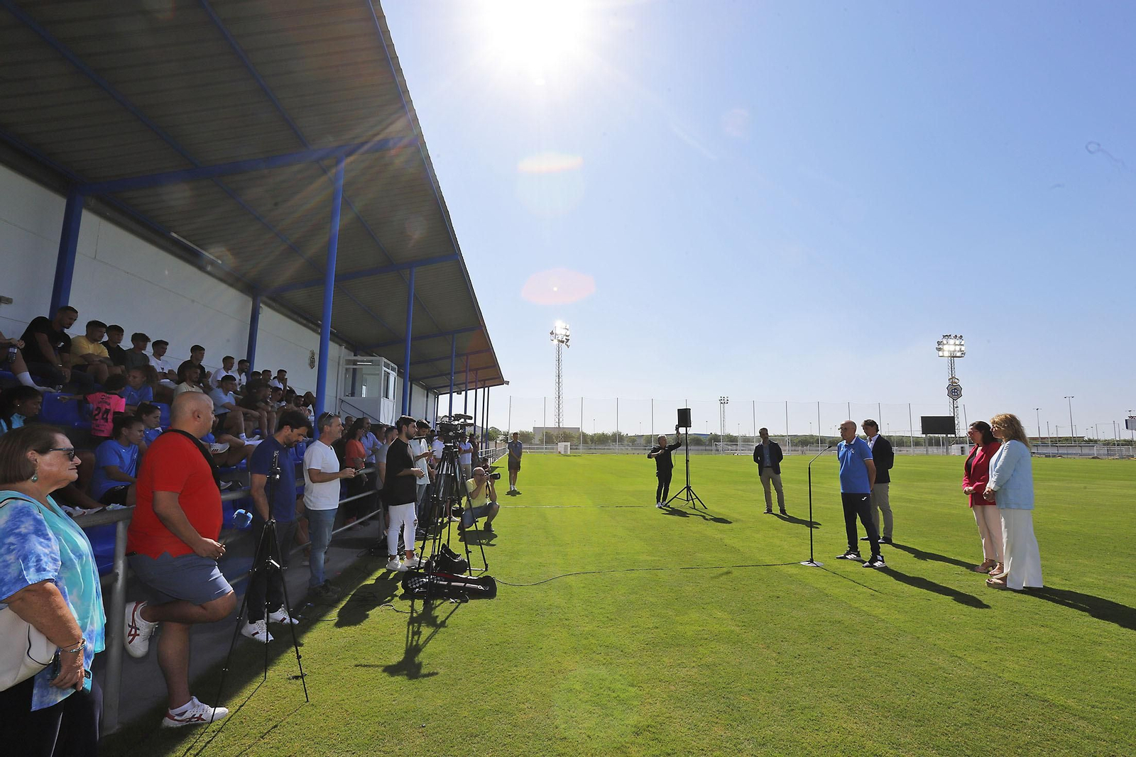 Imágenes de la inauguración del campo 1 de la Ciudad Deportiva del Real Club Recreativo de Huelva