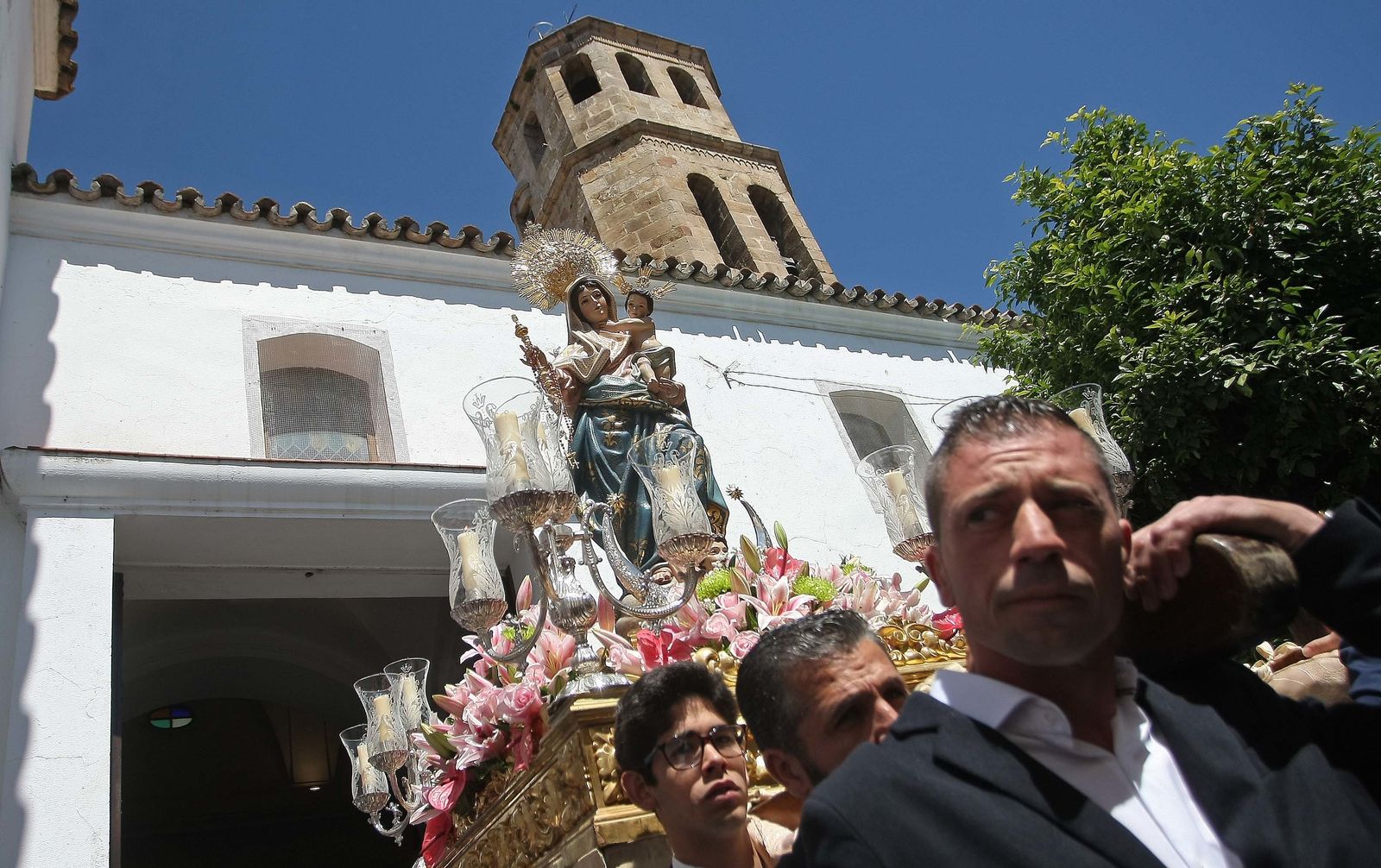 Procesión de San Isidro Labrador y la Virgen del Rosario en Los Barrios