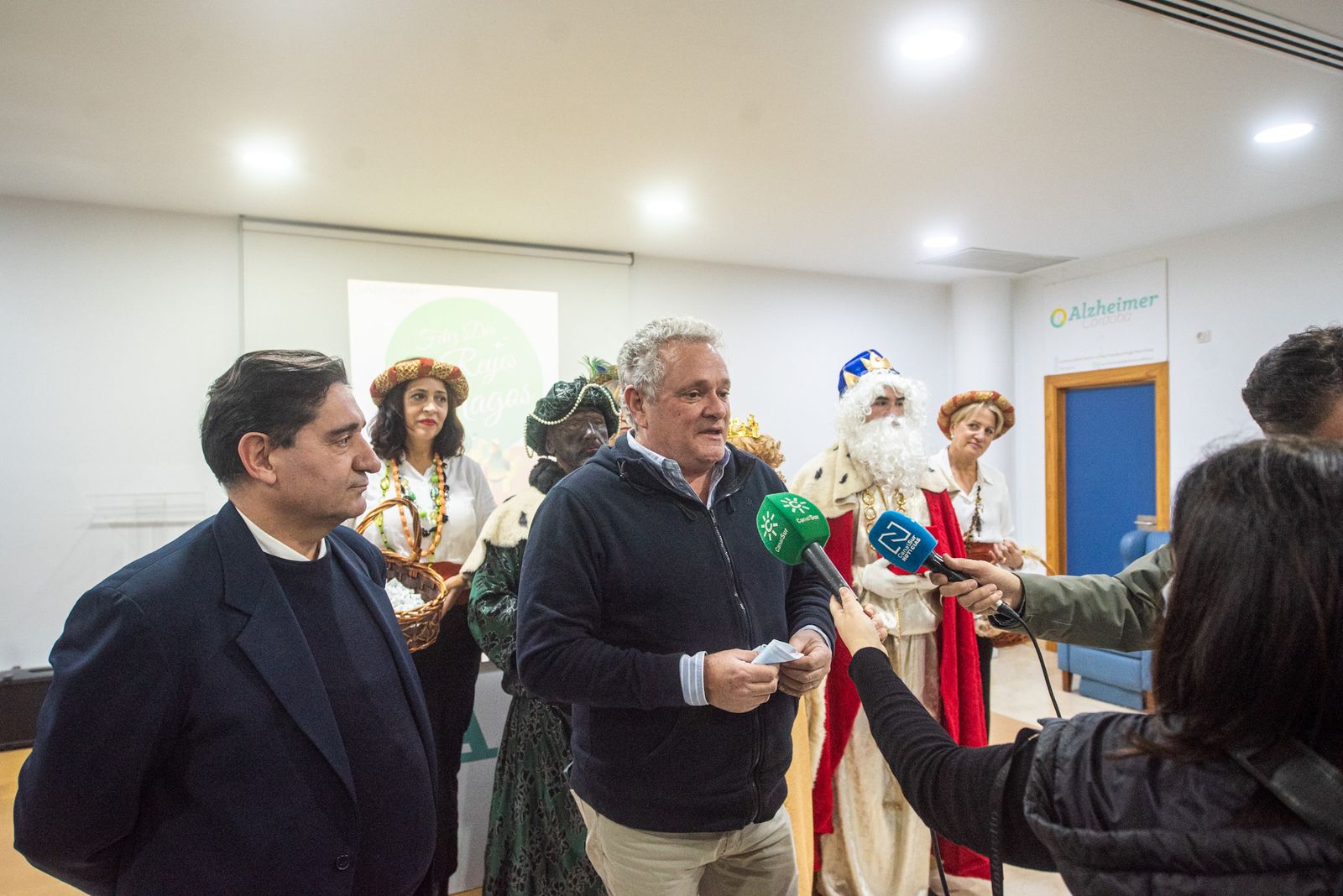 La visita de los Reyes Magos a la asociacion San Rafael de Alzheimer
