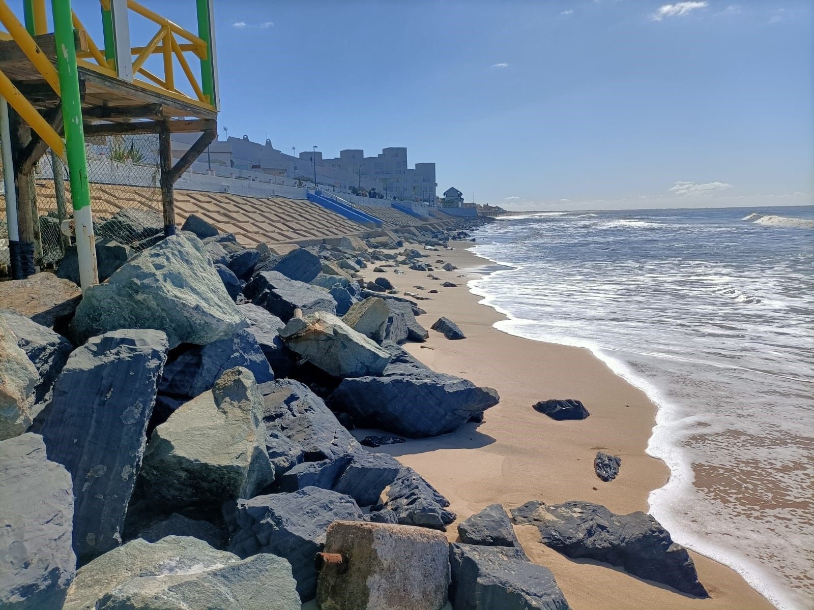 Primera línea de playa en Matalascañas este verano.