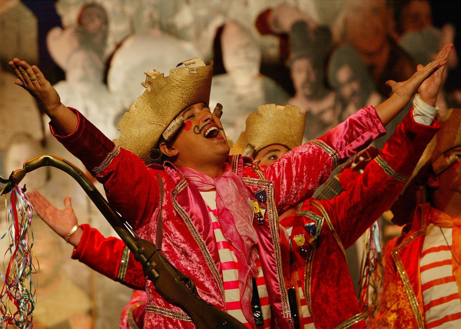 La comparsa de Martín 'Los héroes del 3x4' en plena actuación.