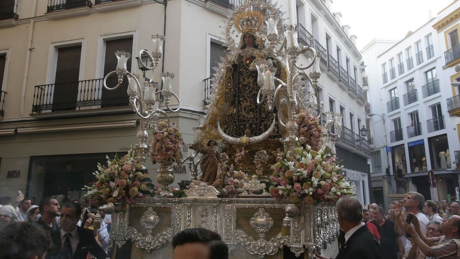 El Carmen del Santo Ángel durante su procesión de cada 17 de julio