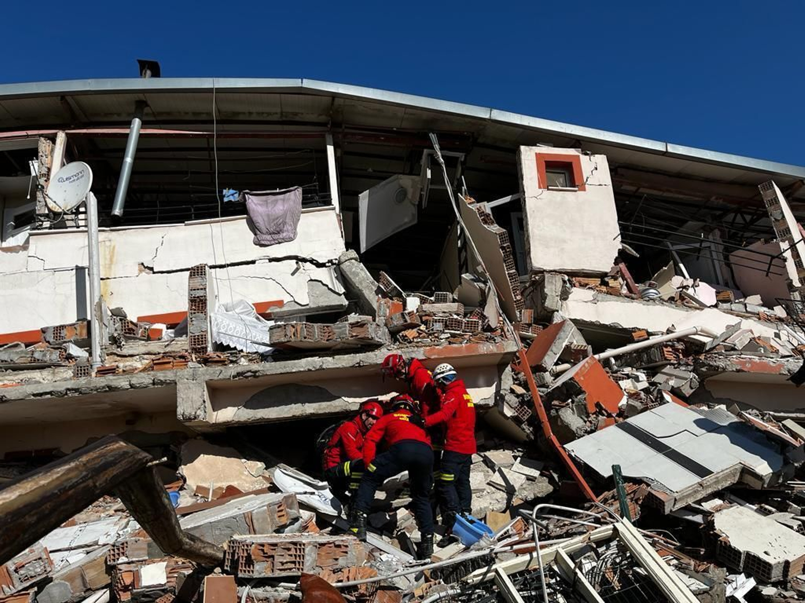 Los profesionales del colectivos Bomberos del Mundo desplazados a Turquía.
