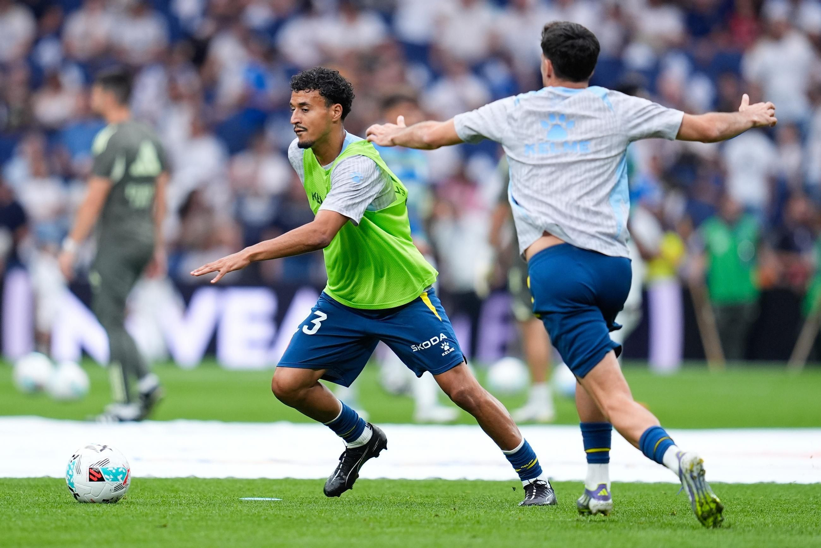 EuropaPress_6969770_Omar_El_Hilali_of_RCD_Espanyol_warms_up_during_the.jpg