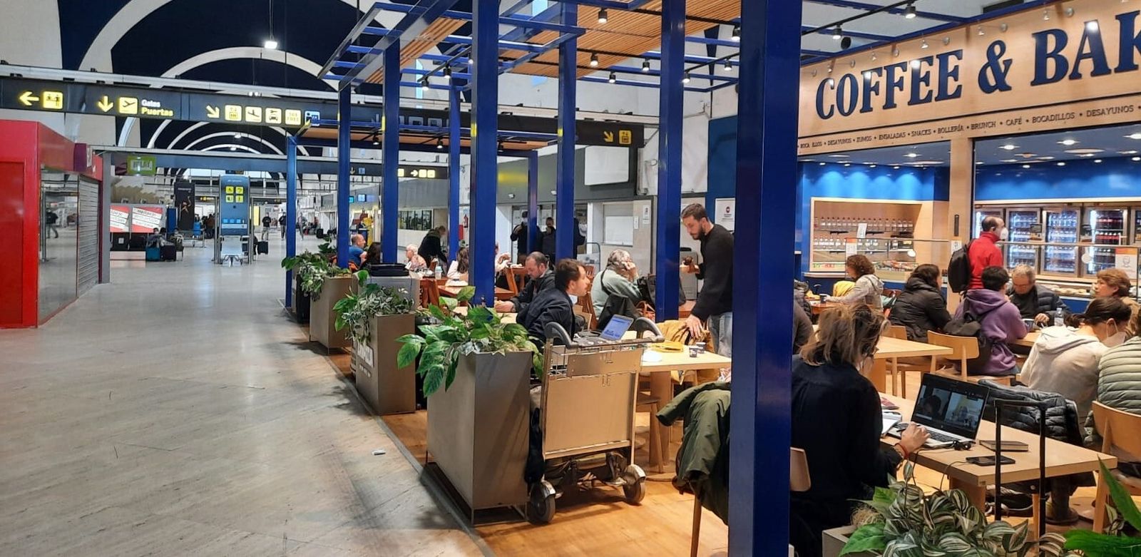 Uno de los establecimientos actuales de restauración del aeropuerto de Sevilla.