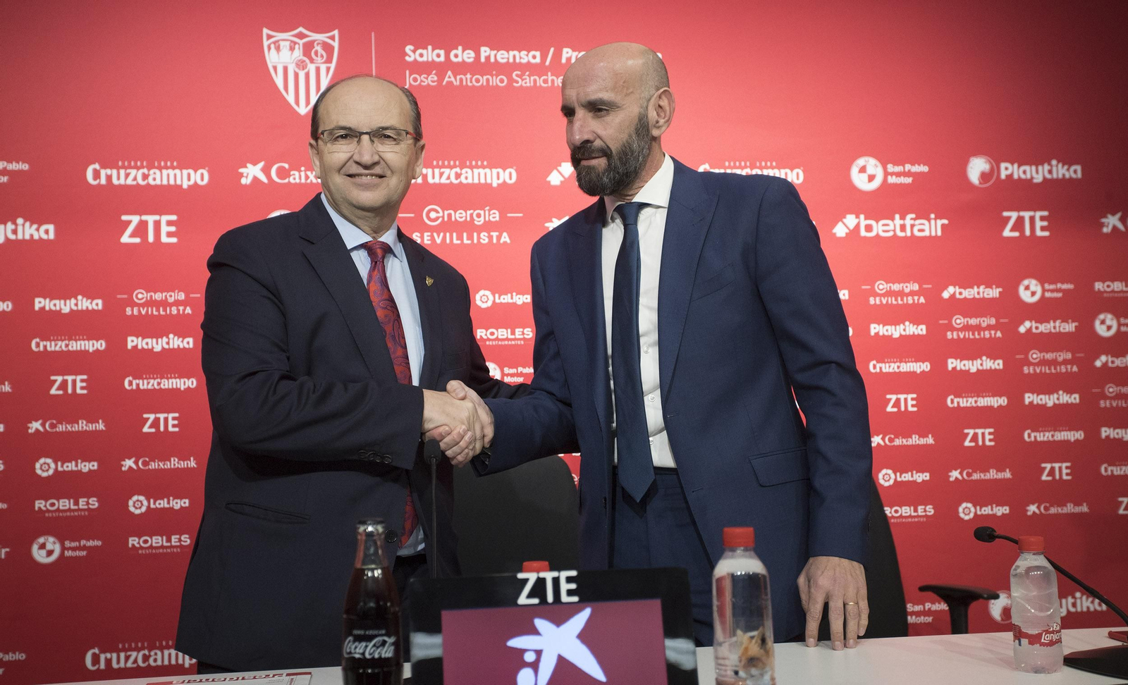 La presentación de Monchi con director deportivo del Sevilla, en imágenes