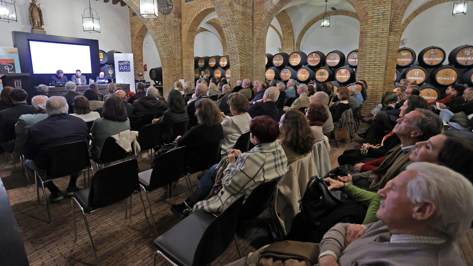 Las fotos de la presentación de 'Sorbos de sacristía', la obra póstuma de Juan Pedro Simó
