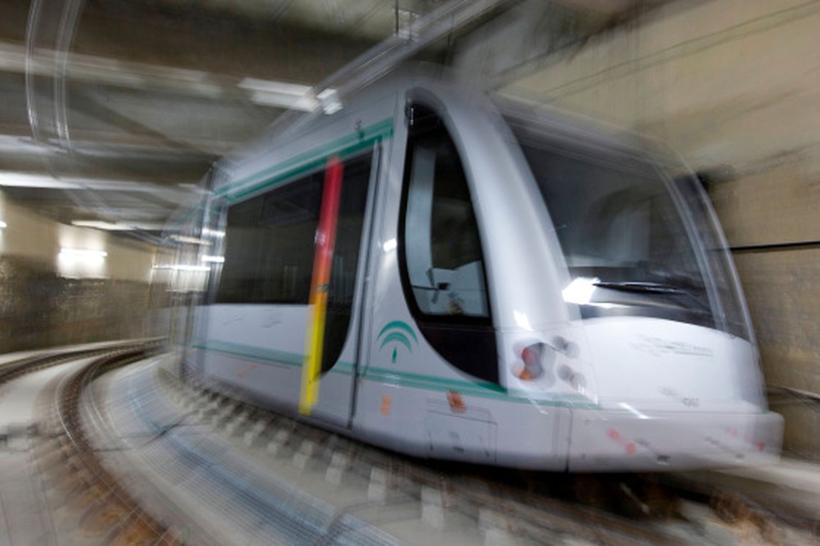 Monteseirín asegura que el objetivo del Metro es "acercar los barrios al centro"