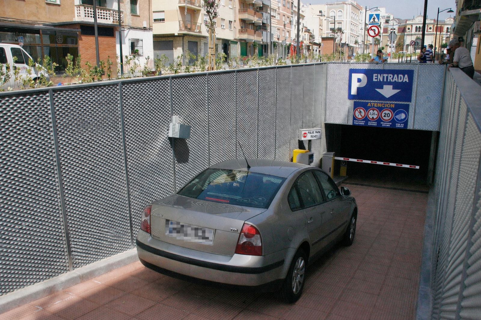Parking de la avenida Vílchez, gestionado por Telpark.
