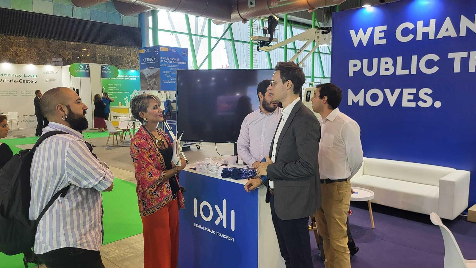 Los ediles cuevanos durante su visita al Greencities en Málaga.