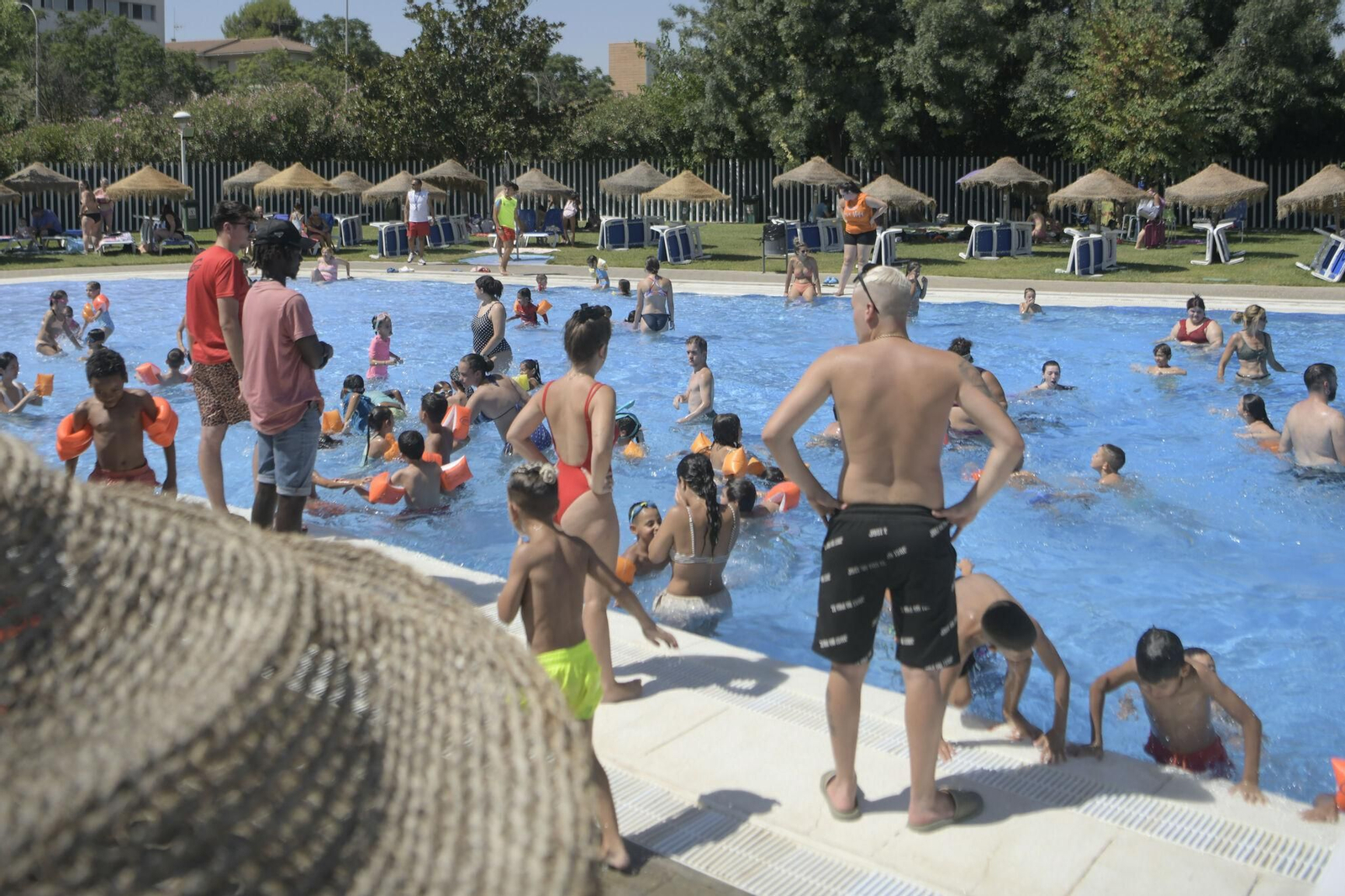La Escuela de Verano del distrito Norte también programa actividades lúdicas en la piscina del distrito