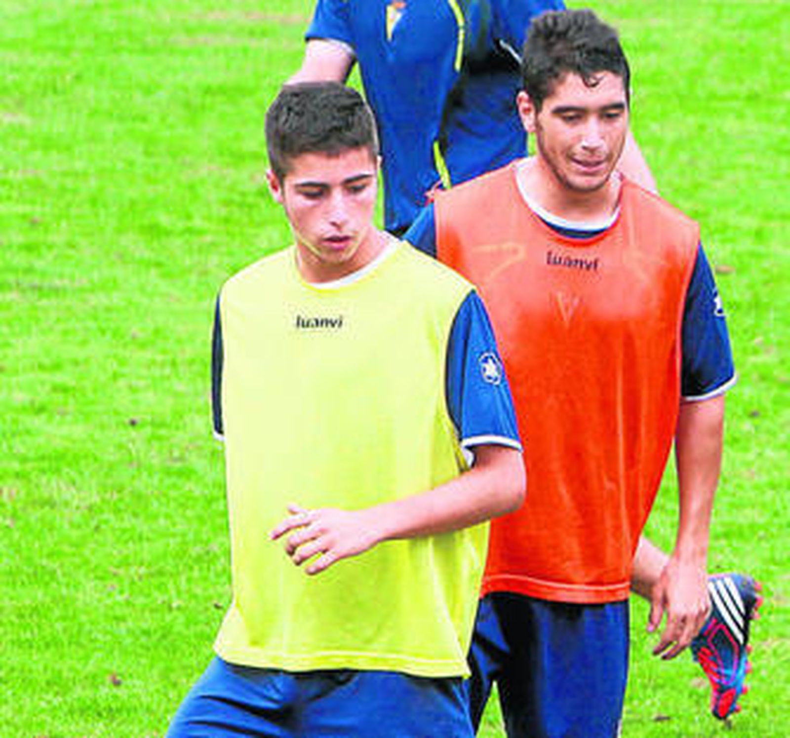 José Mari (i), en la imagen junto a Dieguito, objetivo de muchos equipos.
