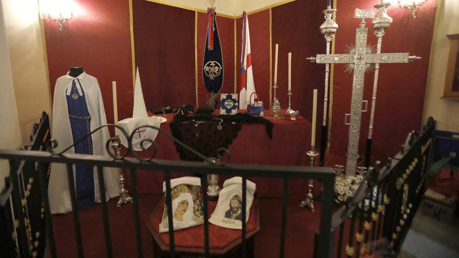 Fotos del Jueves Santo en Algeciras: Tres Caídas, Nazareno y Cristo de la FE