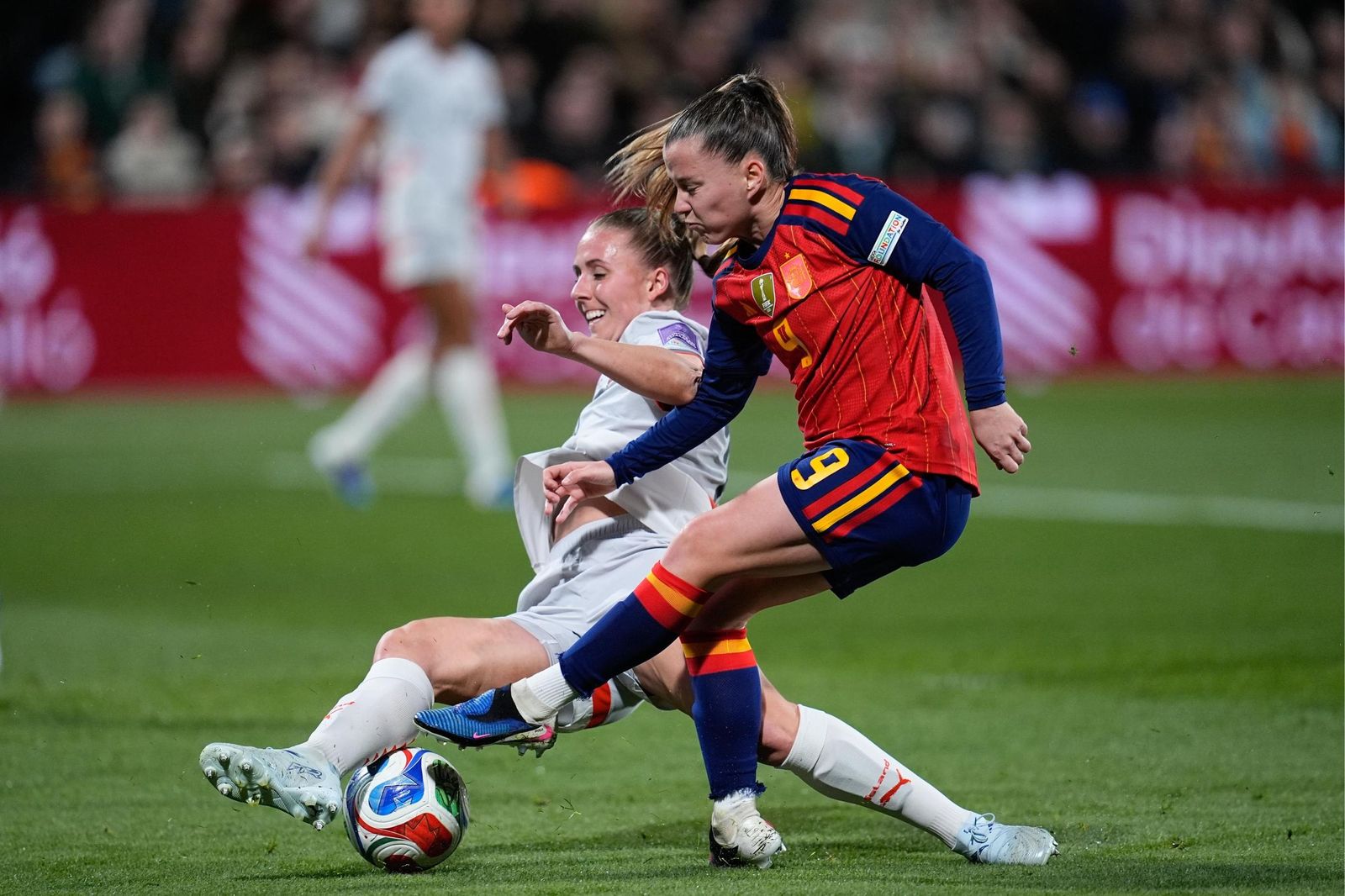 Las fotos del España-Islandia de fútbol femenino