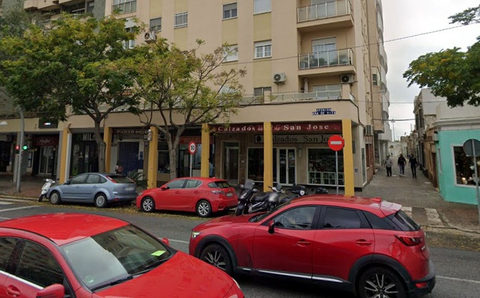 Calzados San José cuando aún estaba abierta la tienda en la avenida Ana de Viya.