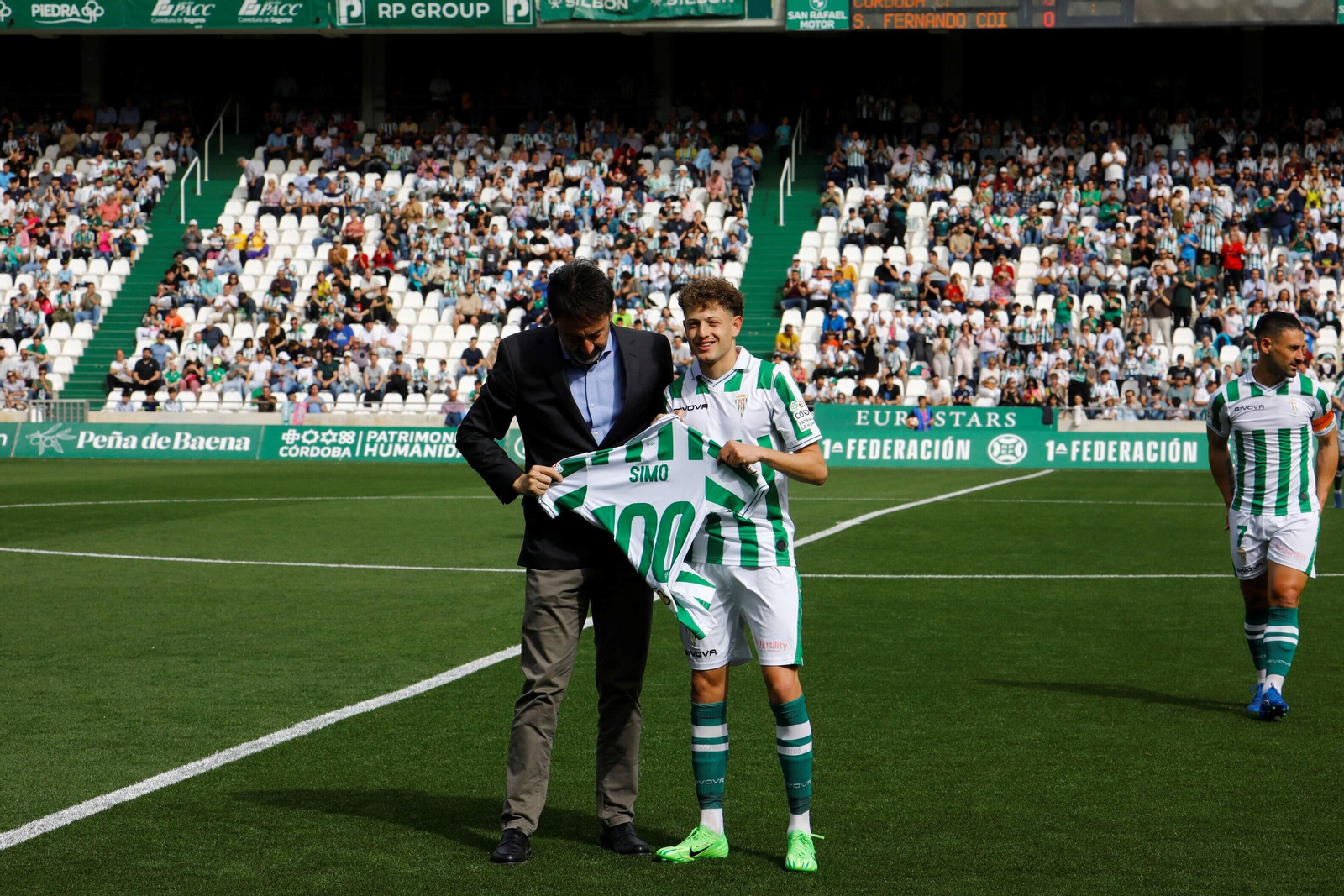 Las mejores fotos del ambiente en El Arcángel para el Córdoba CF - San Fernando