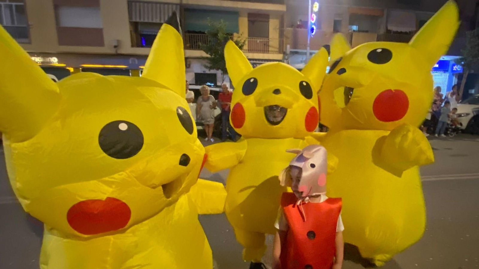 Algunos de los disfraces de los accitanos que participaron en el desfile.