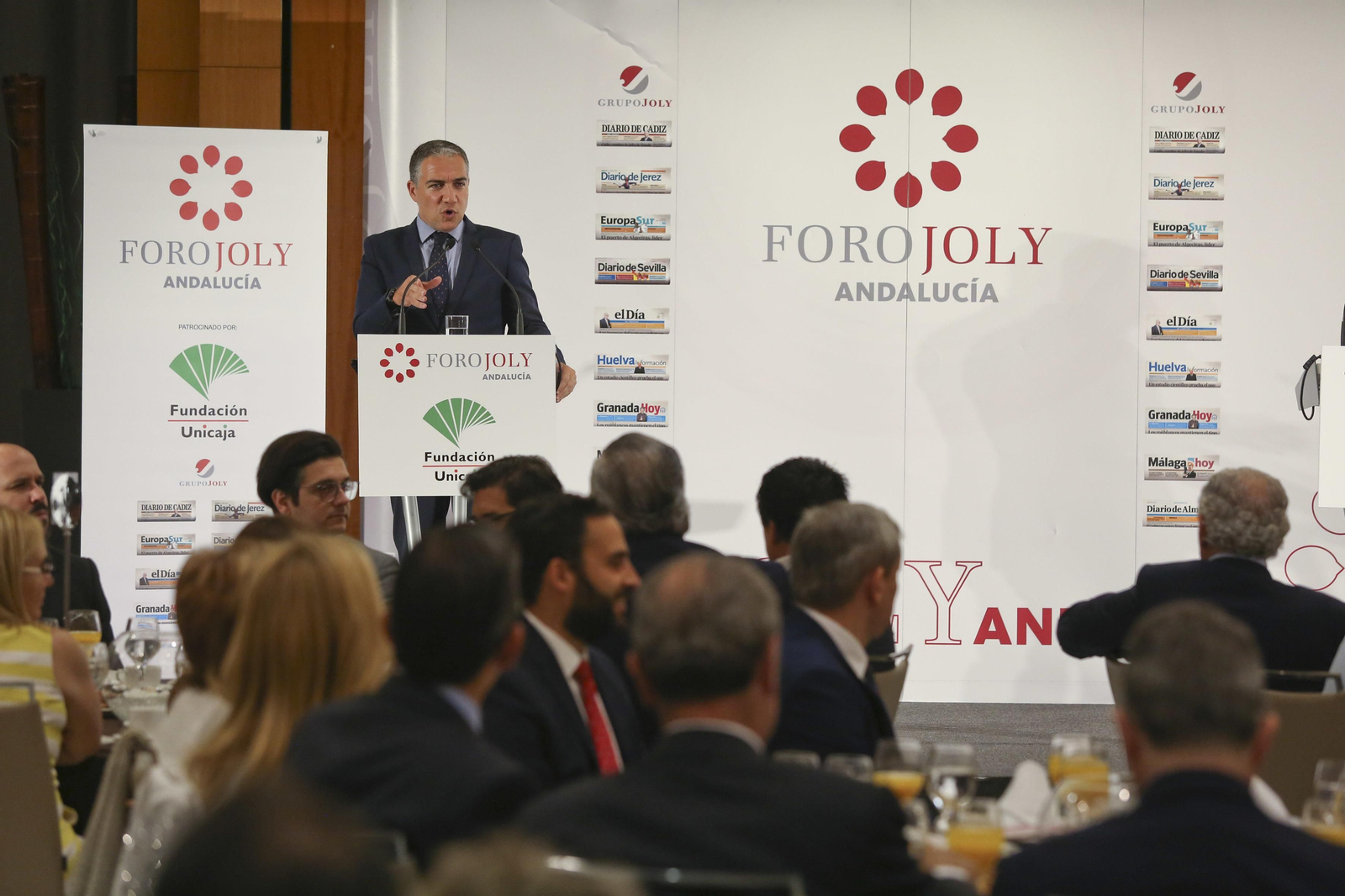 Las imágenes del Foro Joly con Elías Bendodo