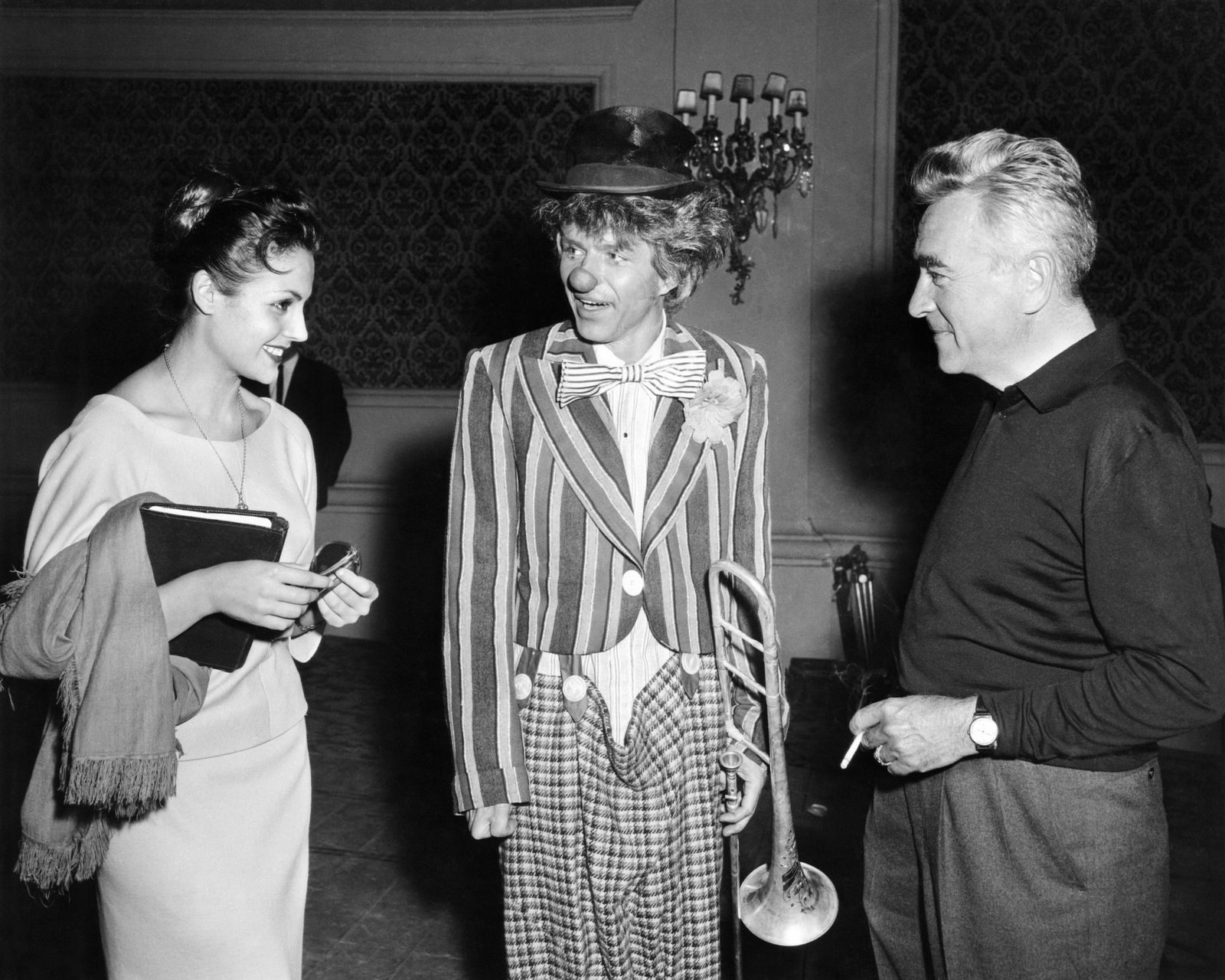 Carmen Sevilla junto a Frank Sinatra y el director Charles Vidor