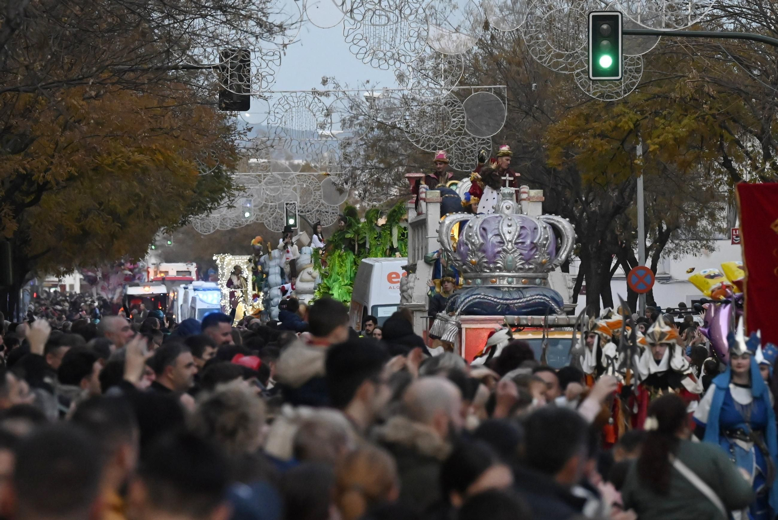 Las mejores fotos del inicio de la Cabalgata de Reyes Magos de Córdoba