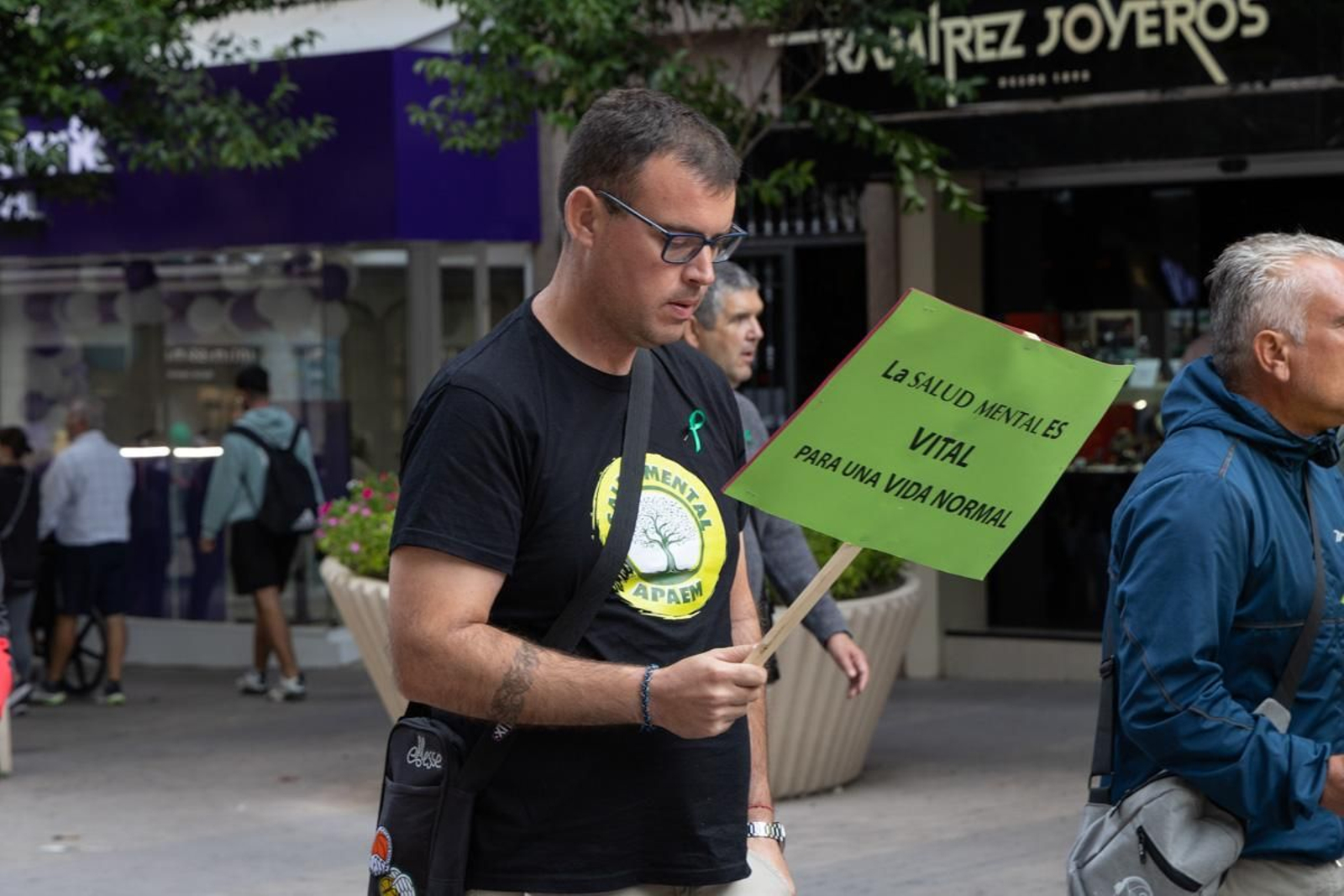 Marcha organizada con motivo del Día Mundial de la Salud Mental, en imágenes