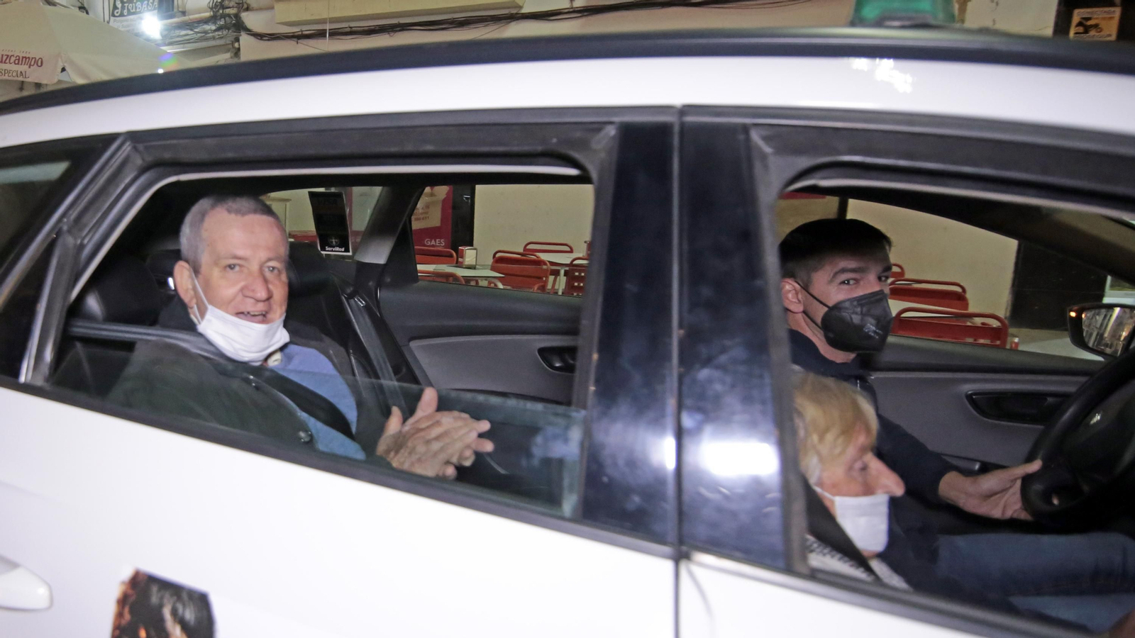Los ancianos de Jerez de paseo en taxis para ver el alumbrado navideño