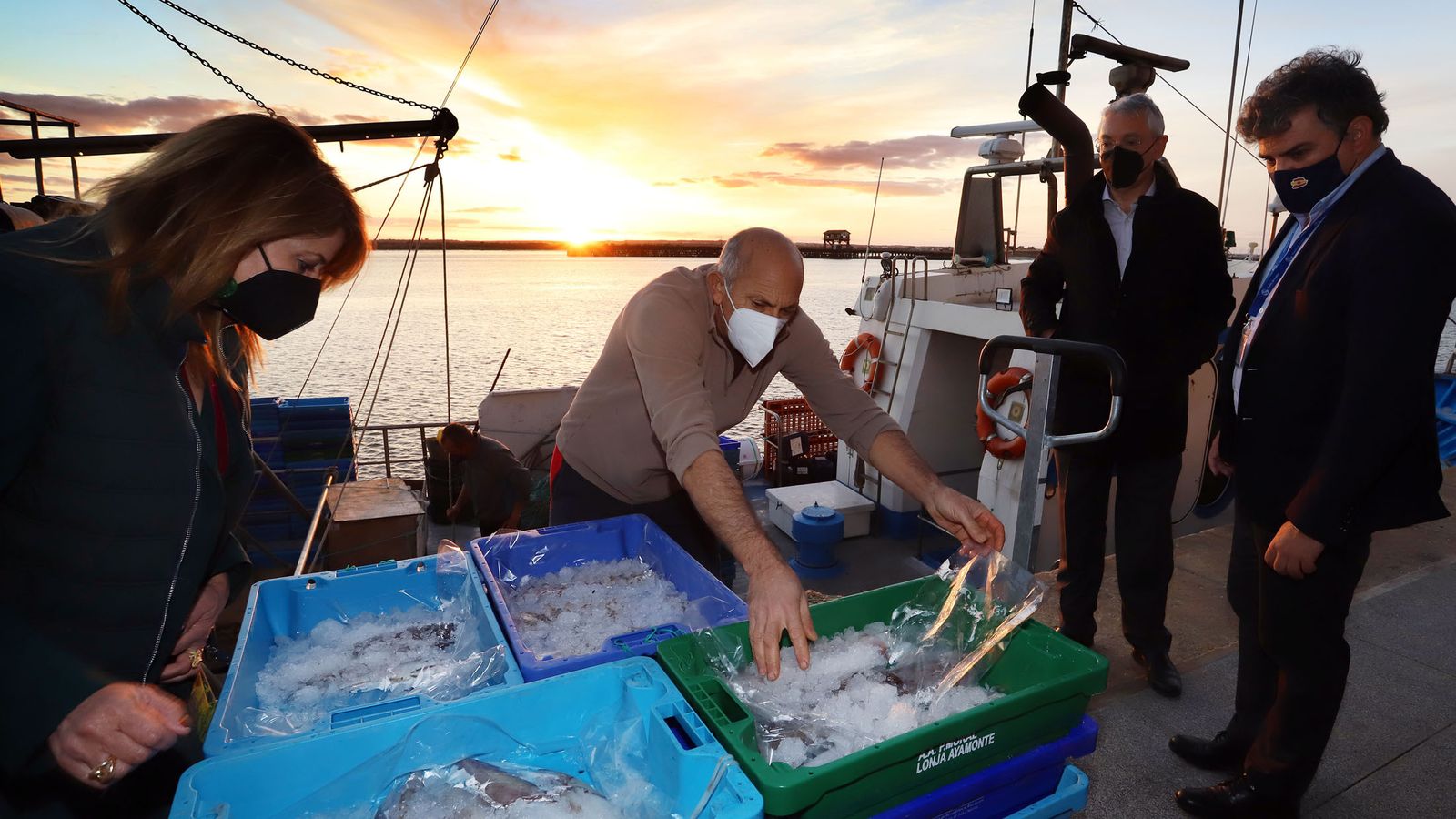 El control del pescado se lleva a cabo desde su desembarque.