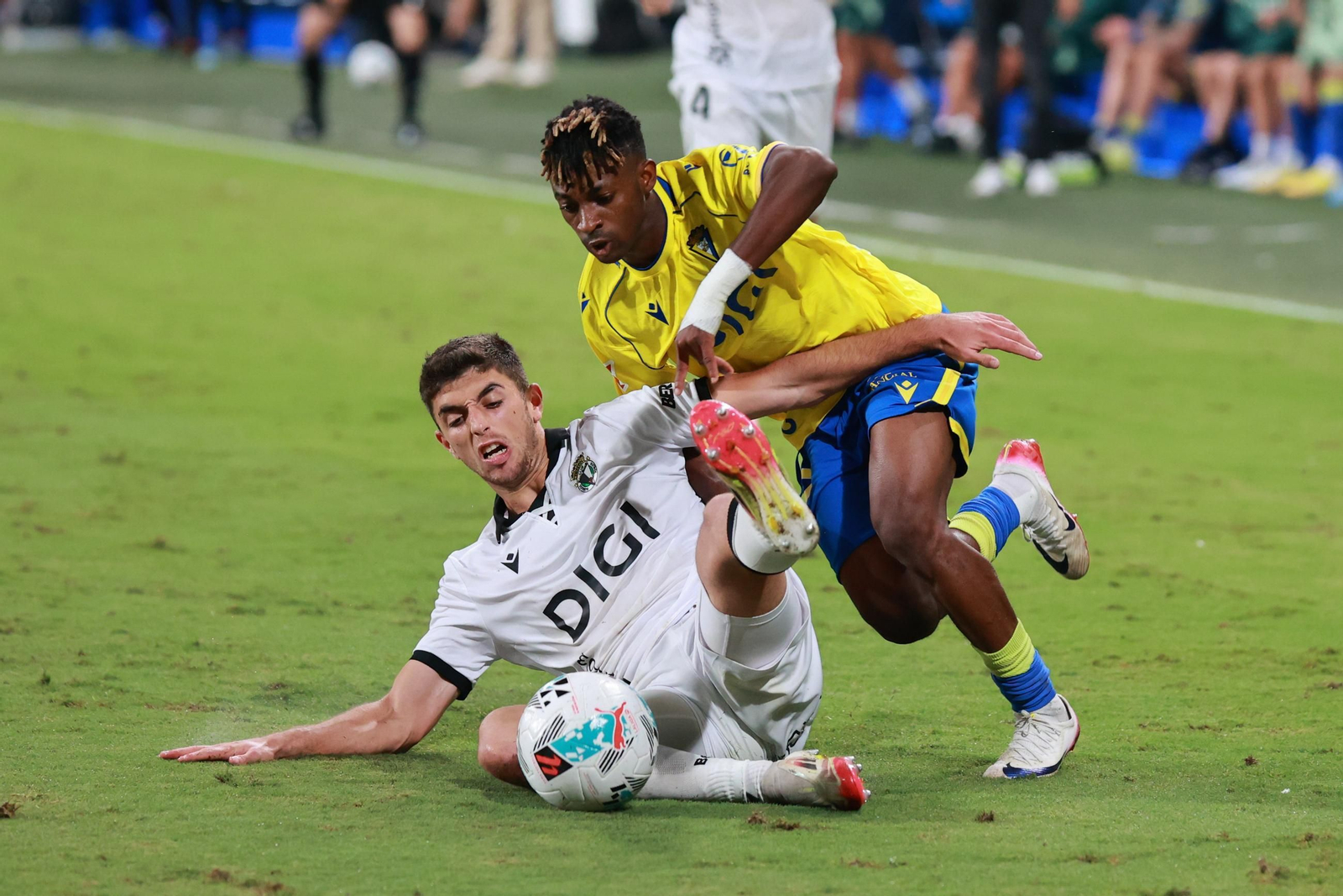 Las imágenes del Cádiz CF-Burgos