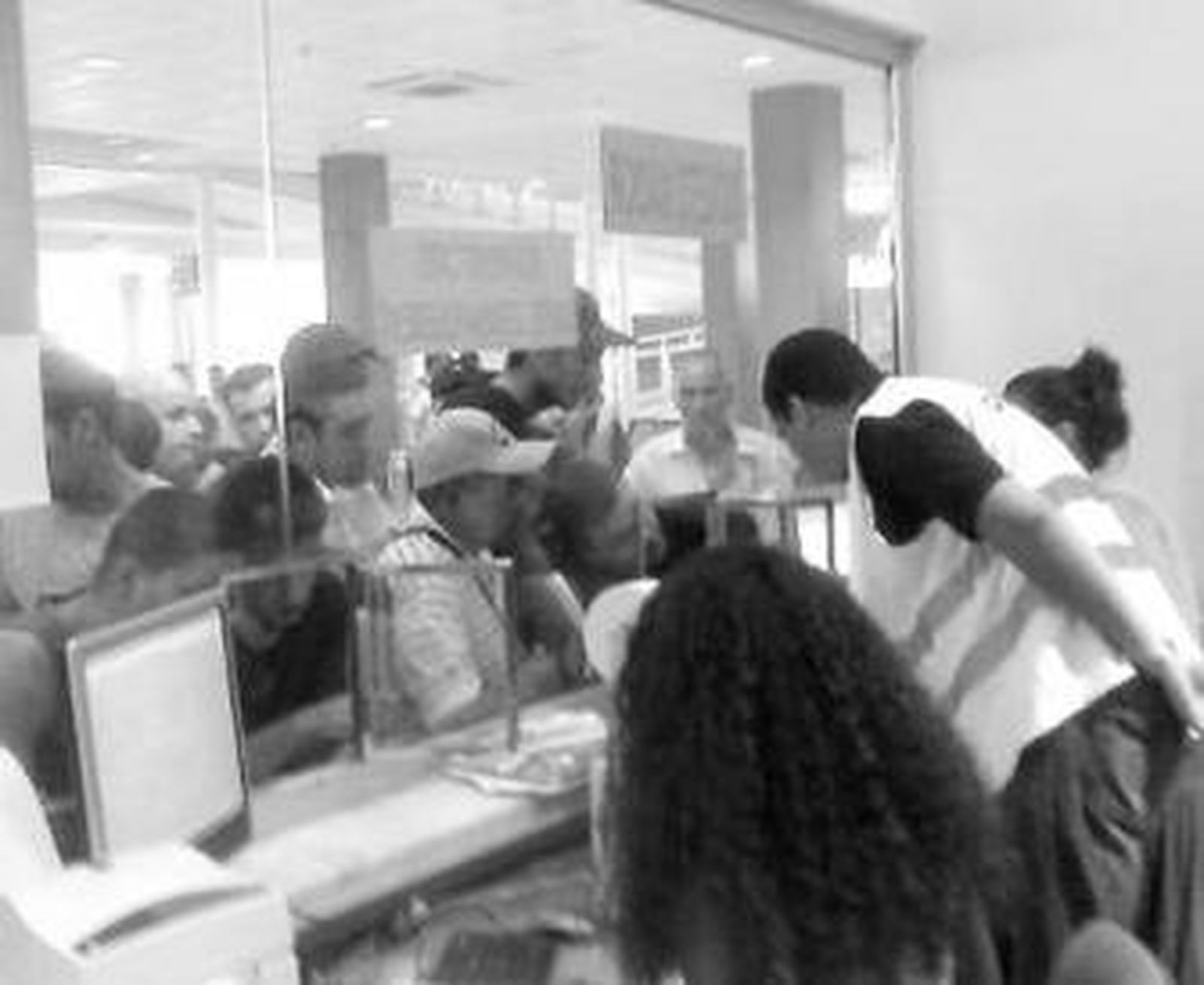 Momento del asalto en una imagen de un teléfono móvil.