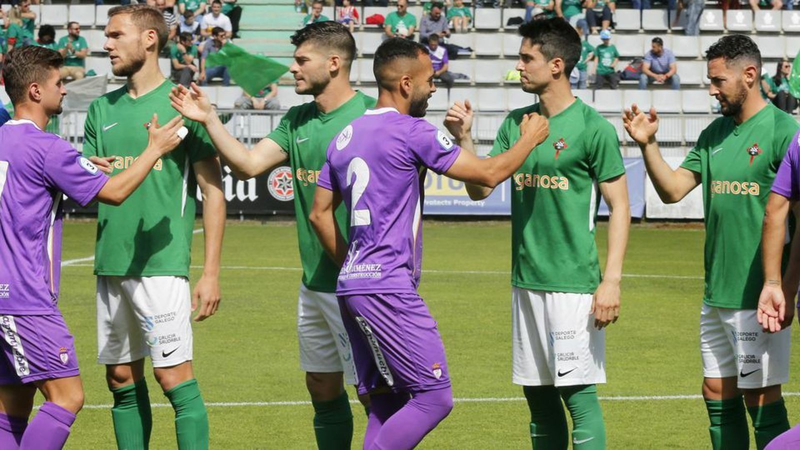 Choco (2), en el partido de ida del Real Jaén con el Racing de Ferrol.