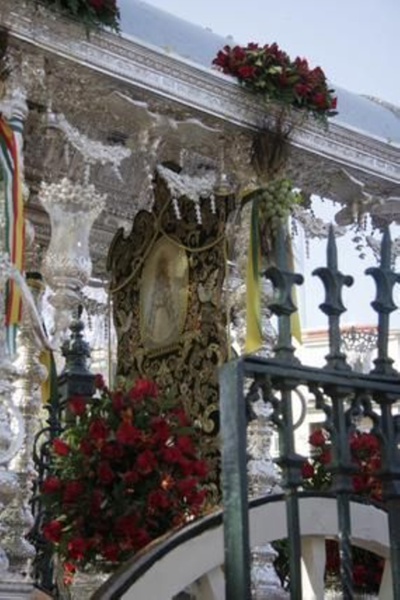La Hermandad del Cerro del Águila inicia su peregrinación hacia El Rocío.

Foto: BELEN VARGAS