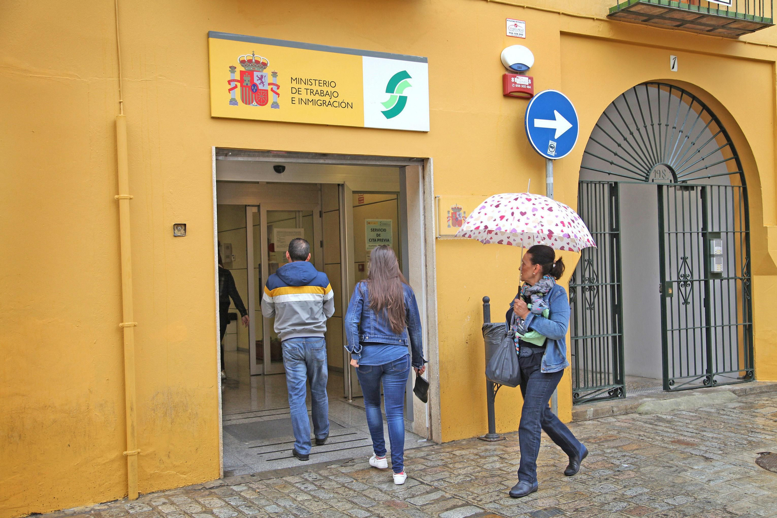 Exterior de la oficina del Instituto Nacional de la Seguridad Social en la calle Eguiluz.