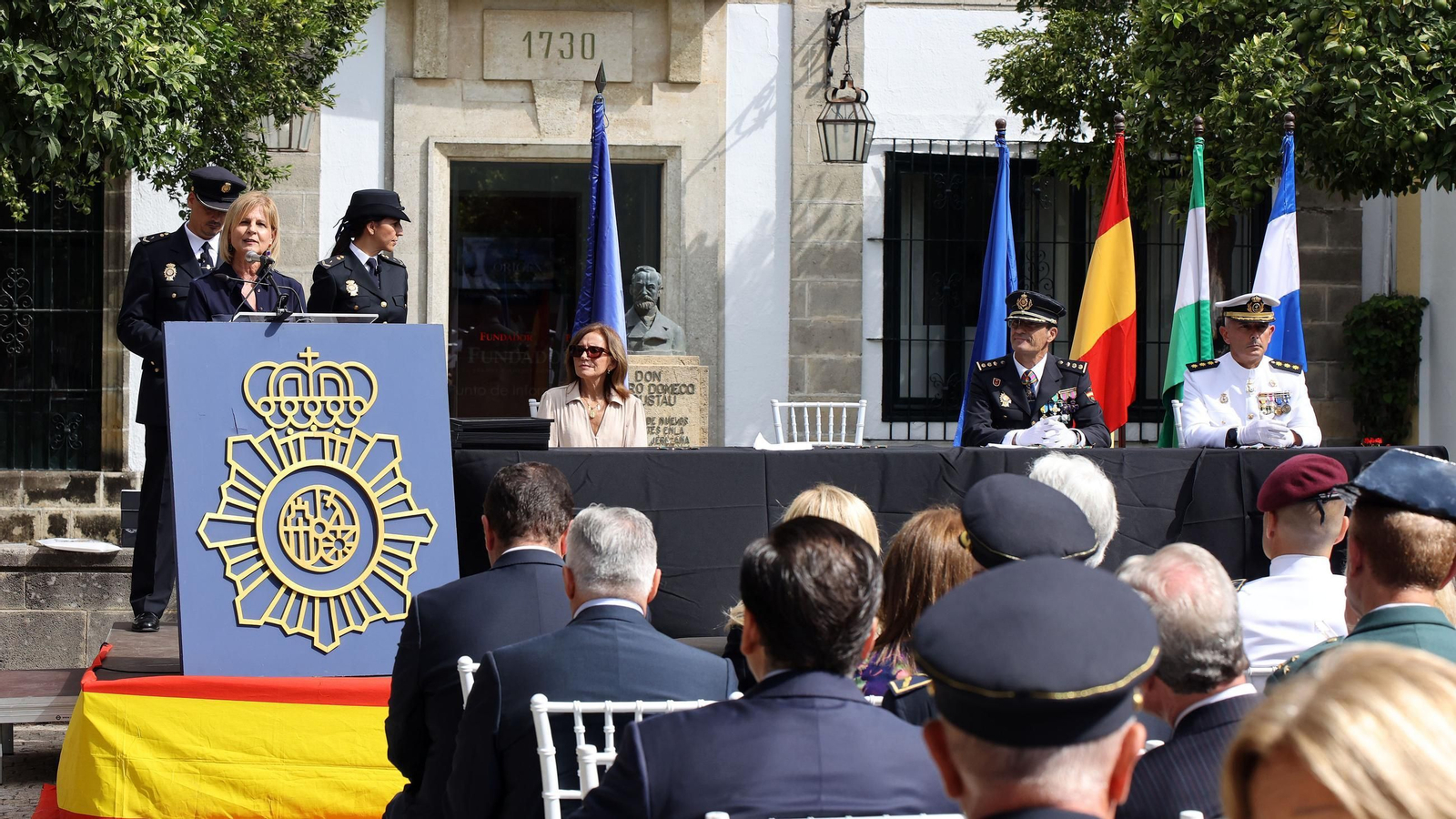 Imágenes del Día de la Policía Nacional en las Bodegas Fundador de Jerez