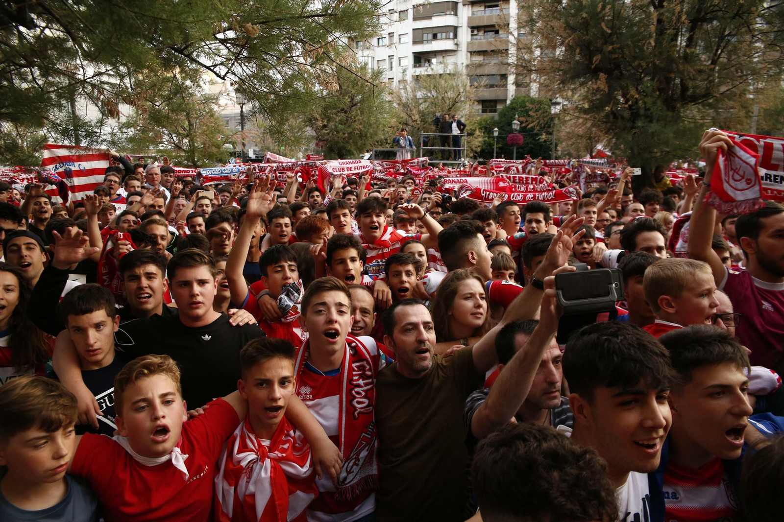 La Fuente de las Batallas, punto de reunión de todo el granadinismo