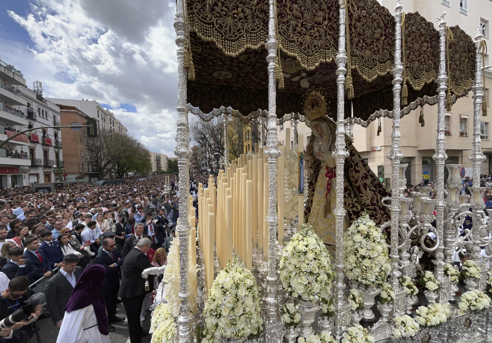 la Hermandad de San Benito en la Semana Santa de Sevilla 2025