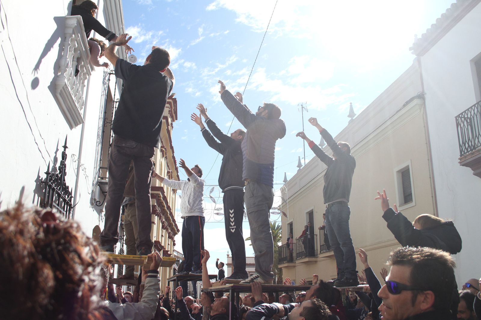 Imágenes de las tiradas en honor a San Antonio Abad en Trigueros
