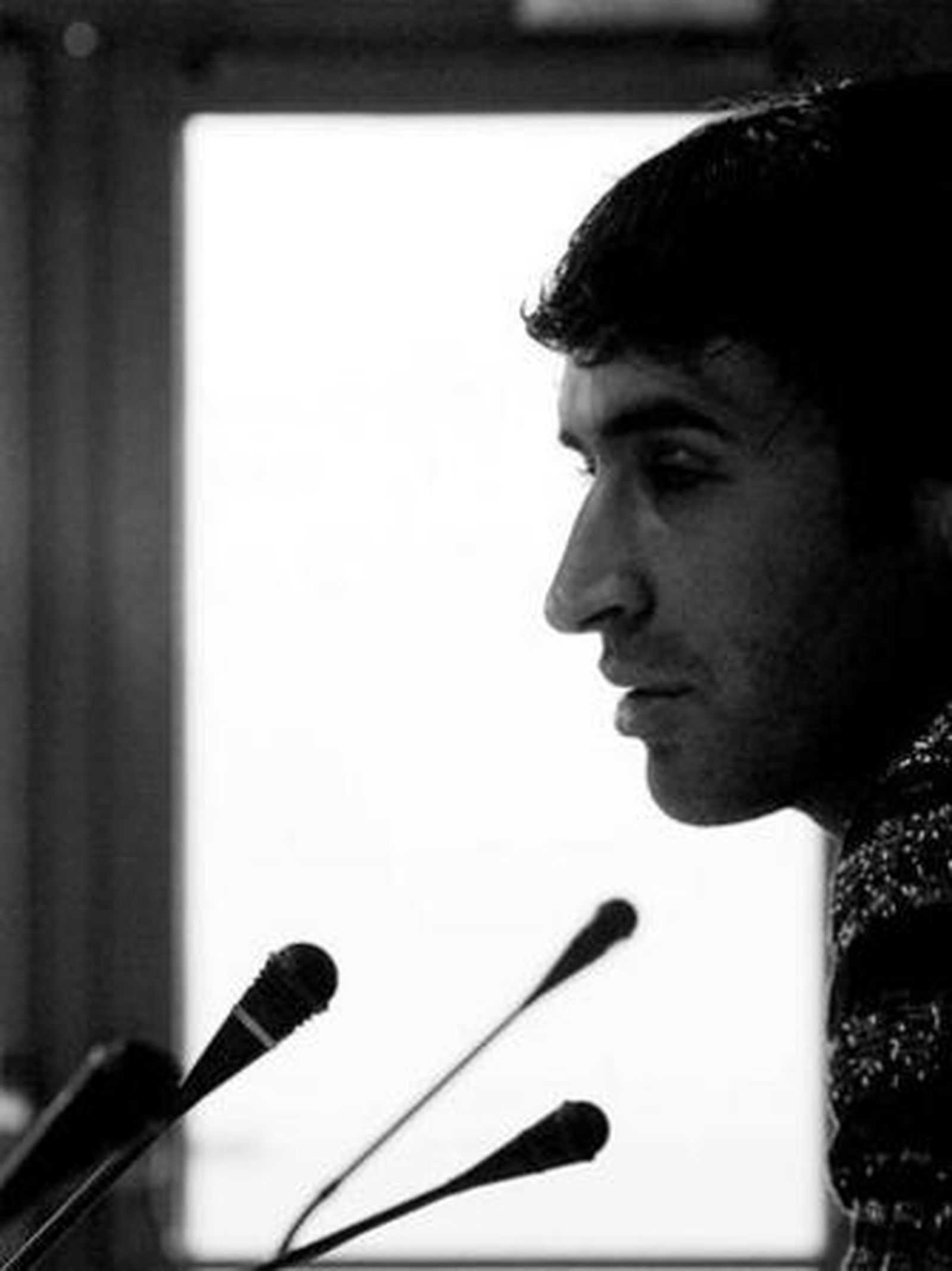 Raúl se dirige a los periodistas en la mañana de ayer.