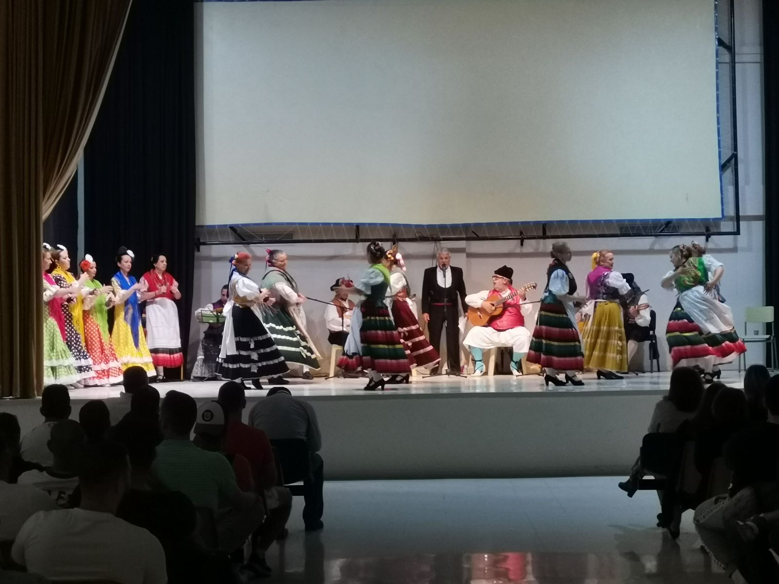 Fandanguillos, soleares y parrales animan a los reos de ‘El Acebuche’