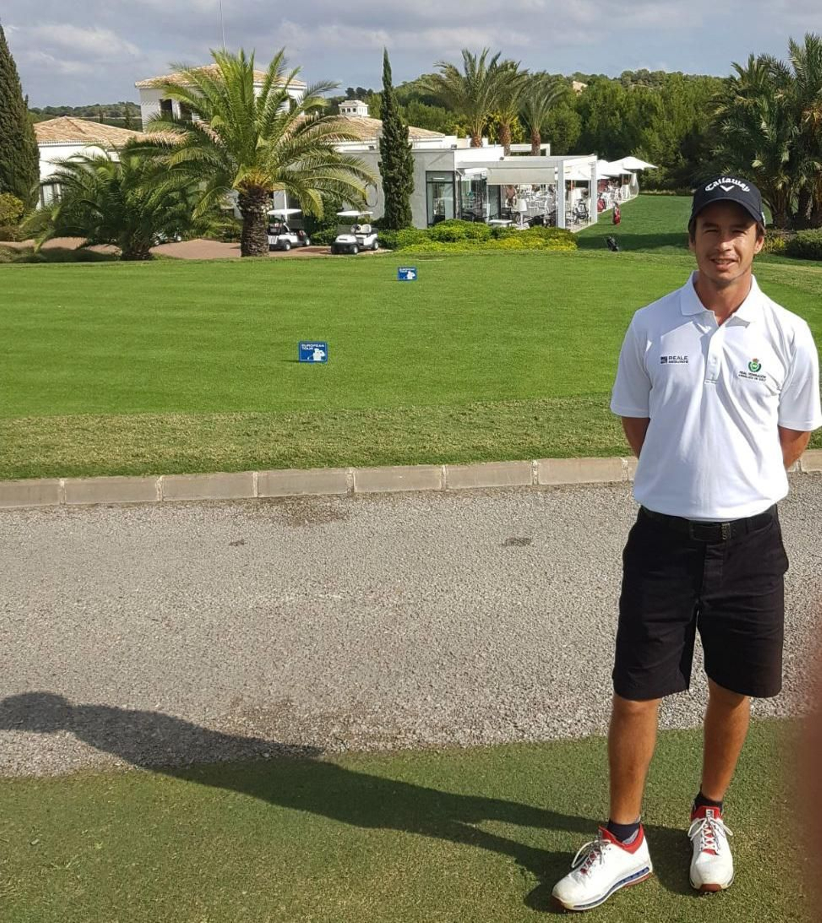 Marcos Pastor posa en el campo de Las Colinas, en Alicante.