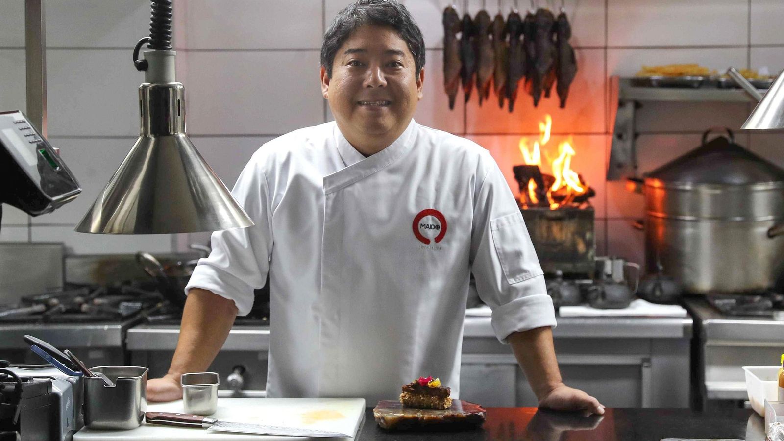 El chef Mitsuharu Tsumura, Misha, propietario de Maido, Lima